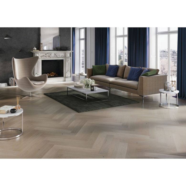Bilde av Parkett Saga Herringbone Parkett Platinum