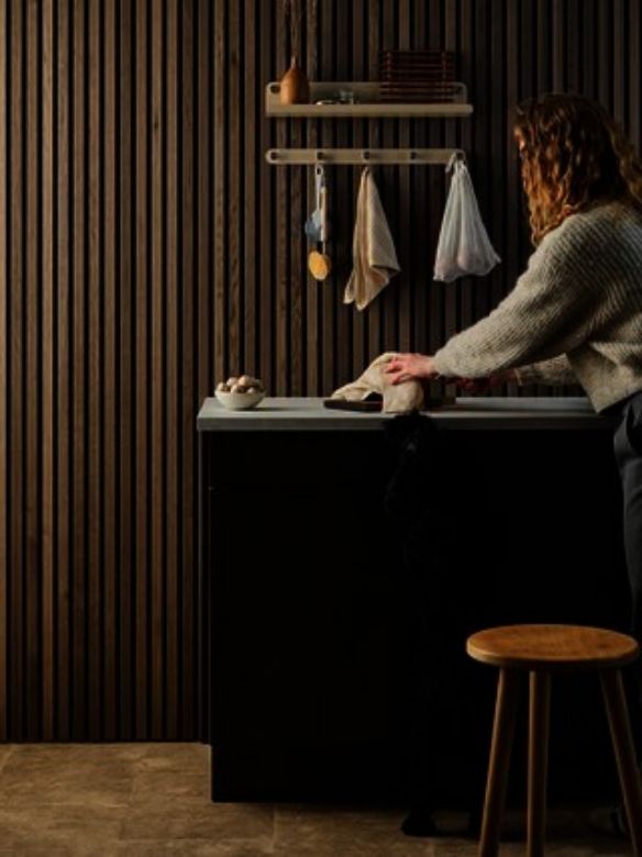 Bilde av Norr knaggrekke X5 - beige/rustfritt stål