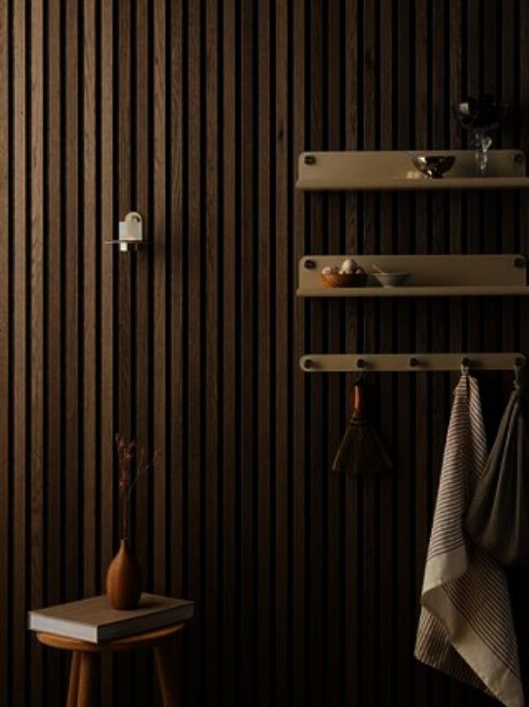 Bilde av Norr lysestake - beige/rustfritt stål